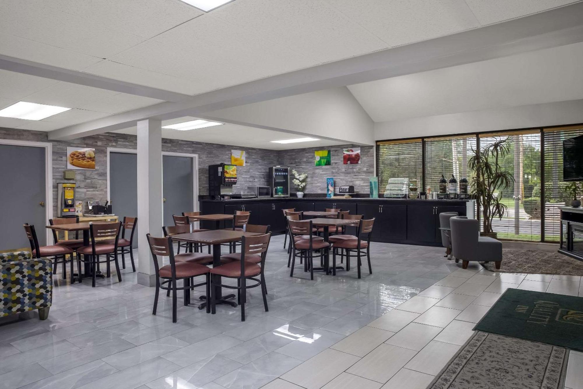 Quality Inn Toledo Bagian luar foto