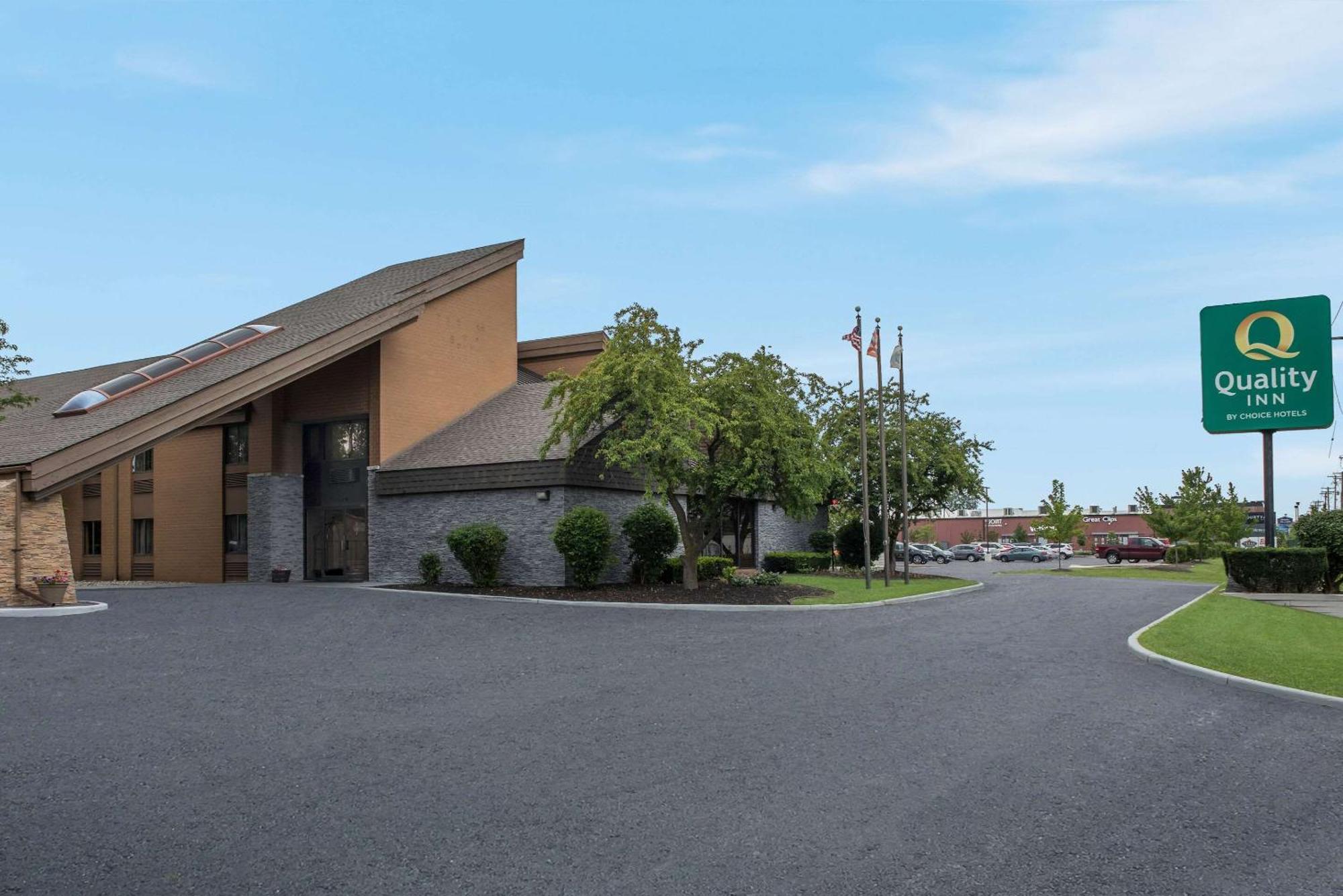 Quality Inn Toledo Bagian luar foto