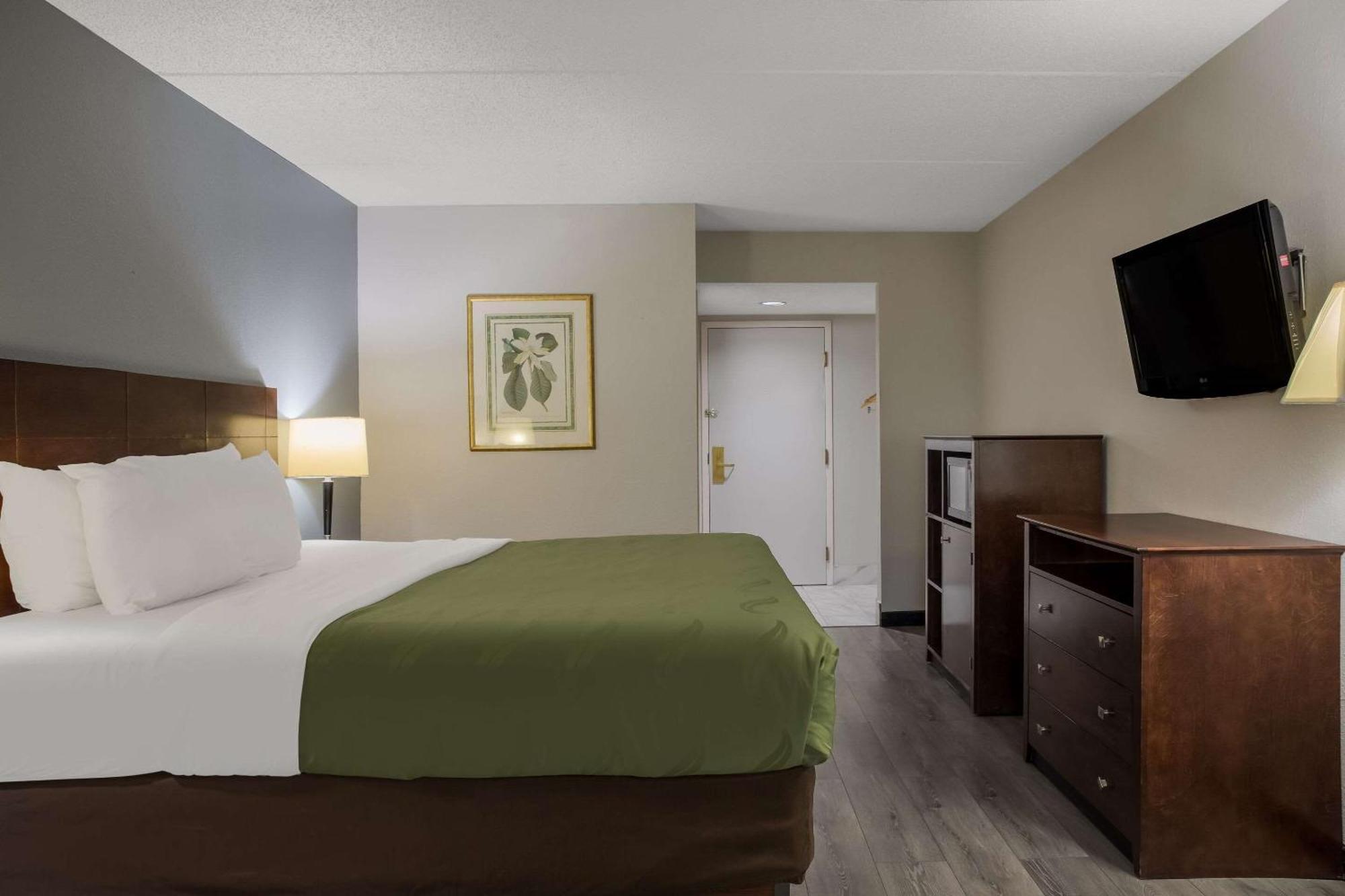 Quality Inn Toledo Bagian luar foto