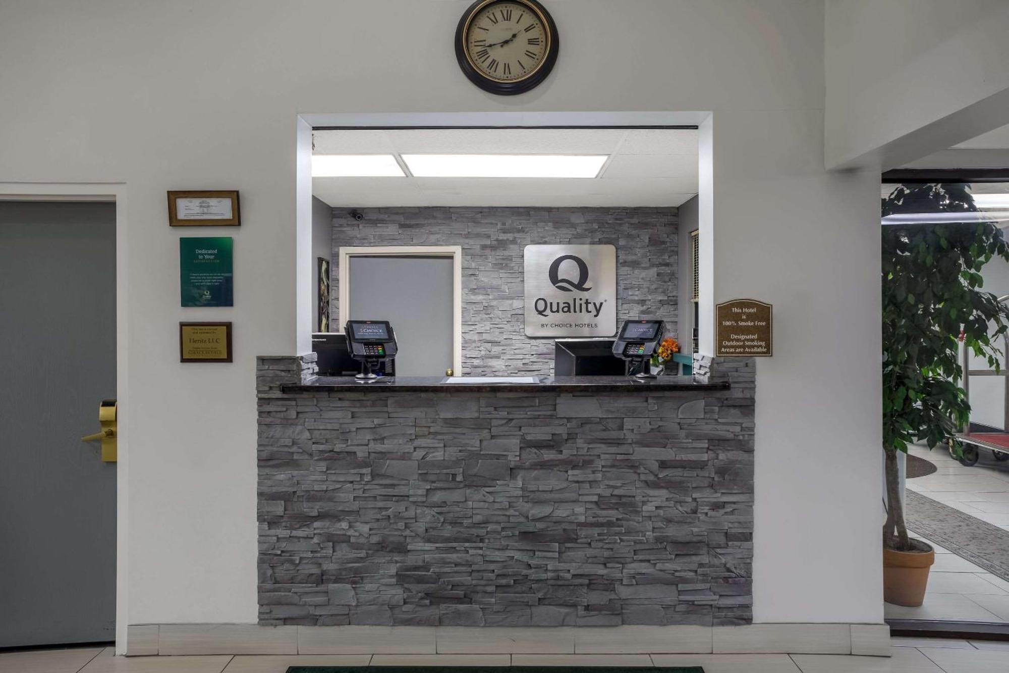 Quality Inn Toledo Bagian luar foto