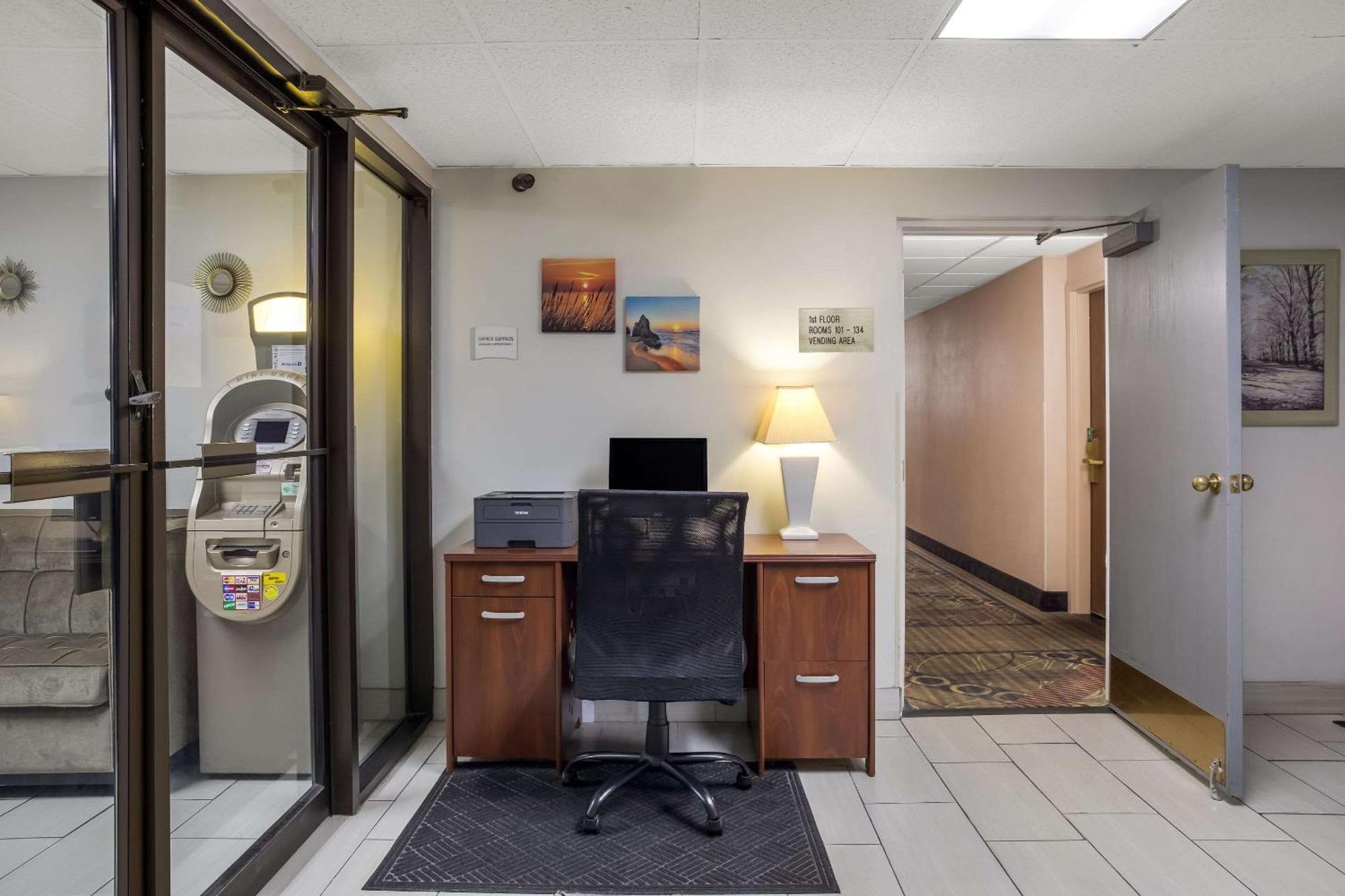 Quality Inn Toledo Bagian luar foto
