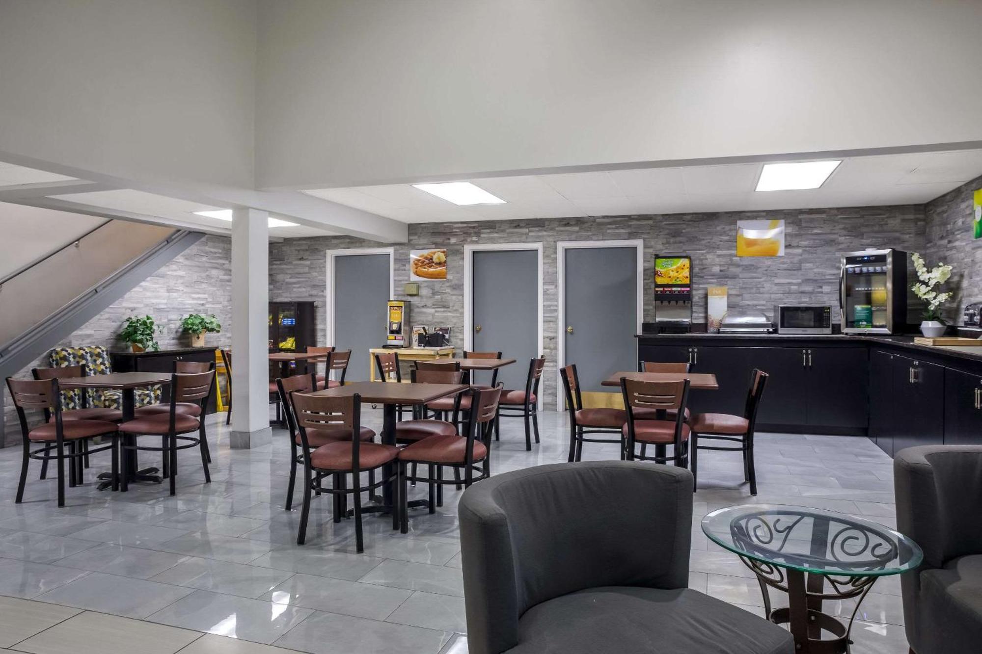 Quality Inn Toledo Bagian luar foto