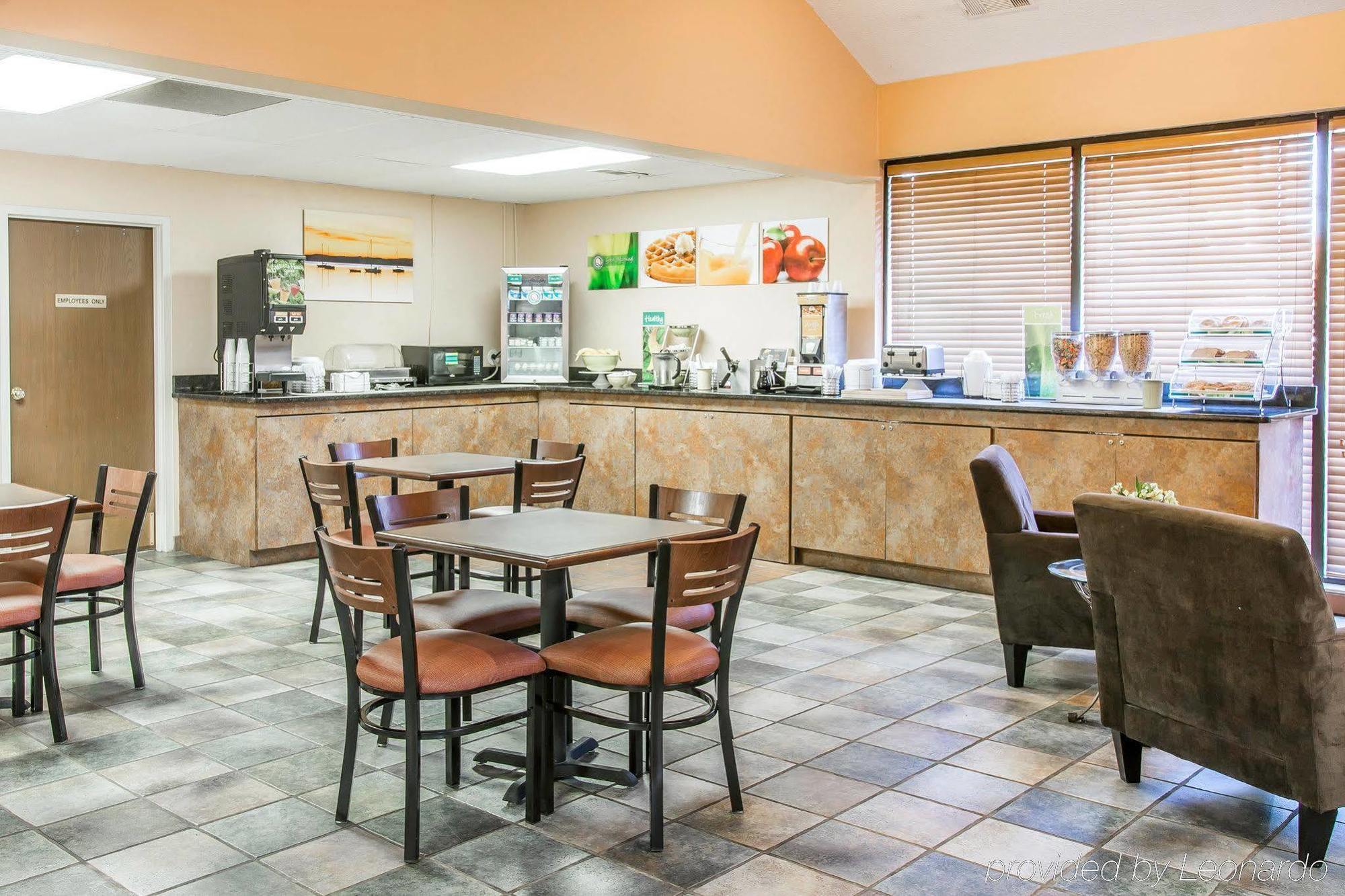 Quality Inn Toledo Bagian luar foto