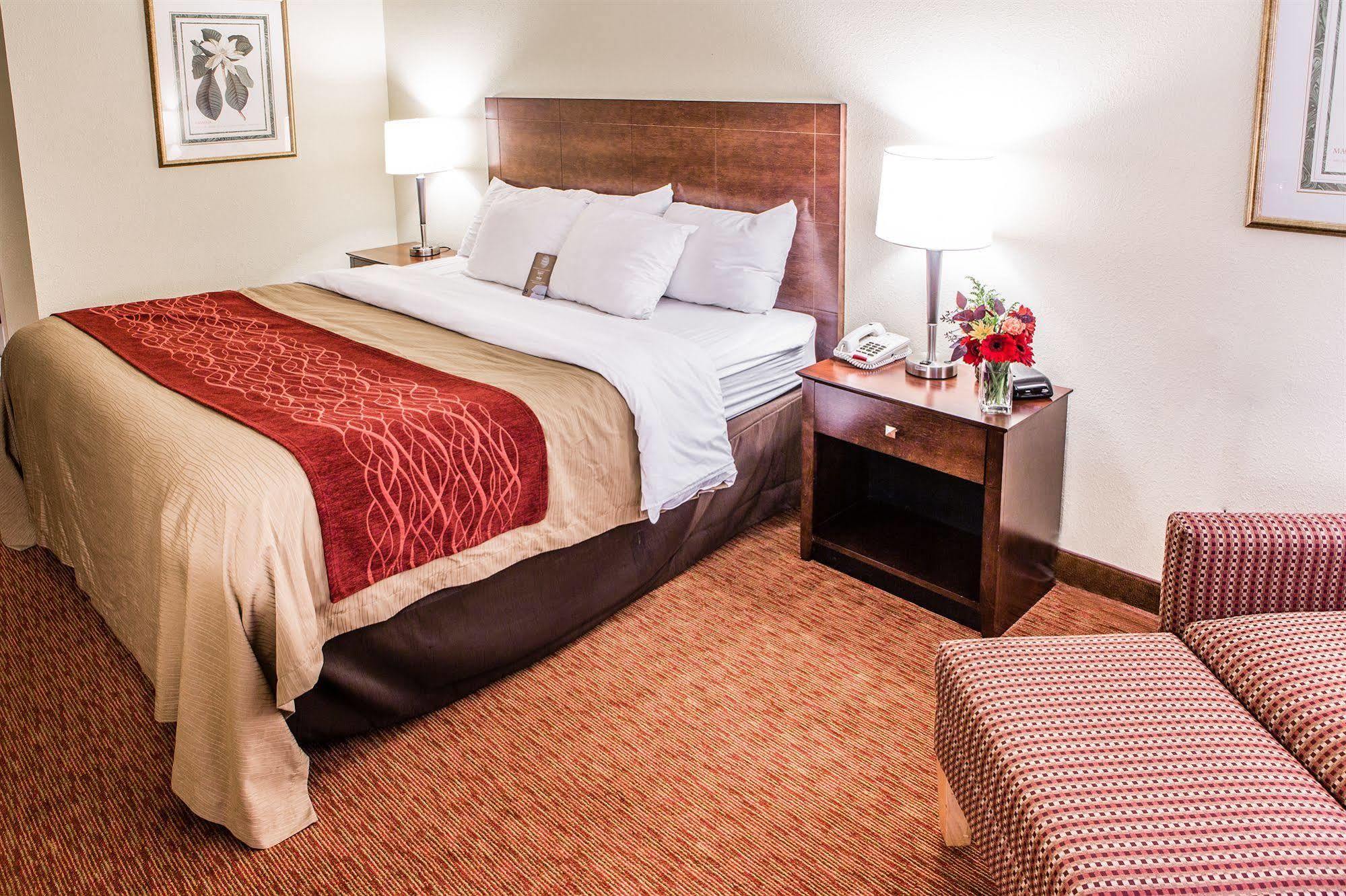 Quality Inn Toledo Bagian luar foto